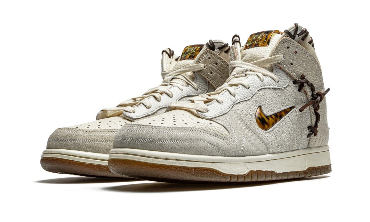 Nike Dunk High "Bodega - Friends & Family" CZ8125 100