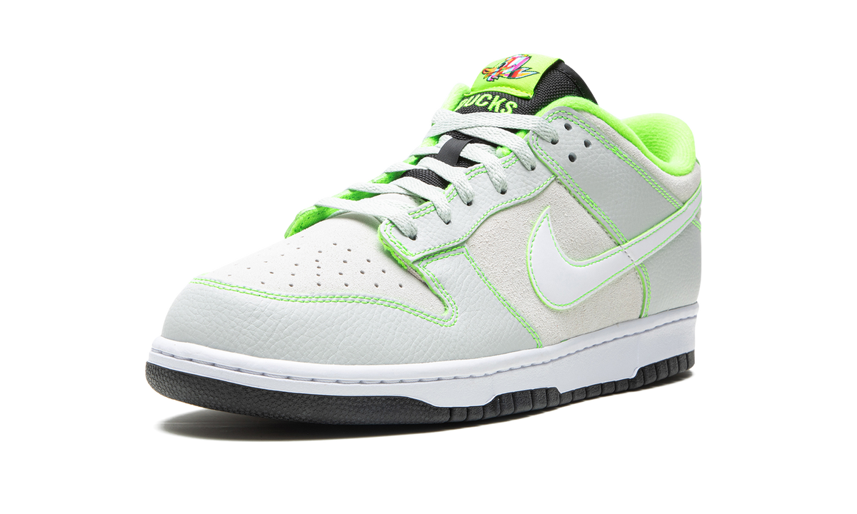 Nike Dunk Low UO P "Oregon" FQ7260 001
