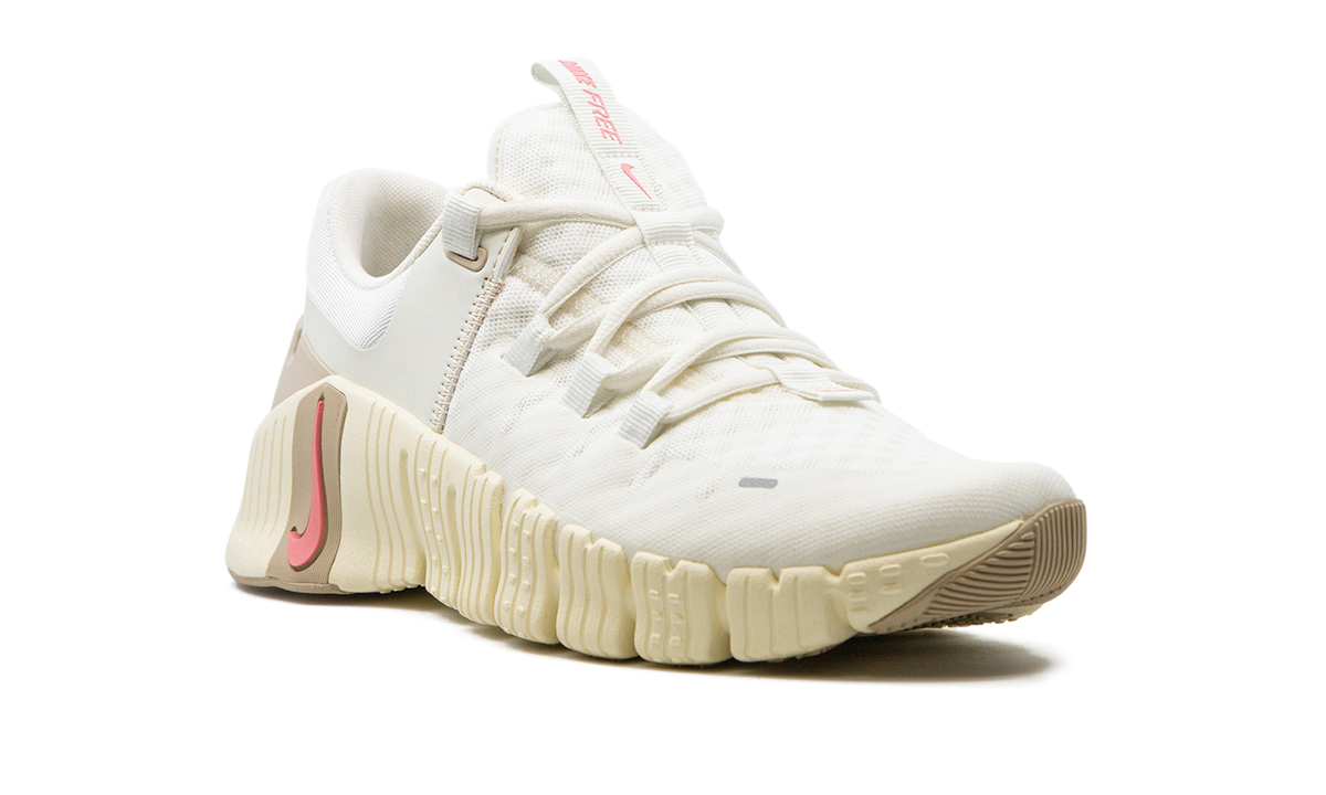 Nike Free Metcon 5 WMNS "Sail Sanddrift" DV3950 100