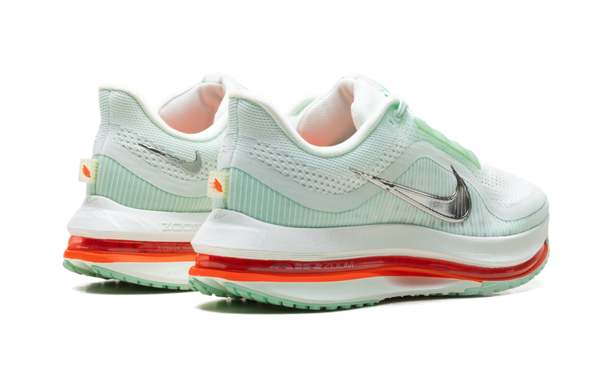 Nike Pegasus Premium "Barely Green" HQ2592 301