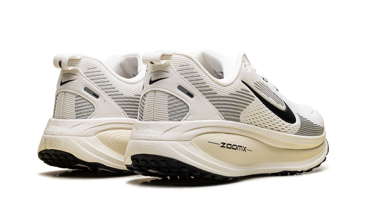 Nike Vomero 18 WMNS "Summit White / Coconut Milk" HM6804 101