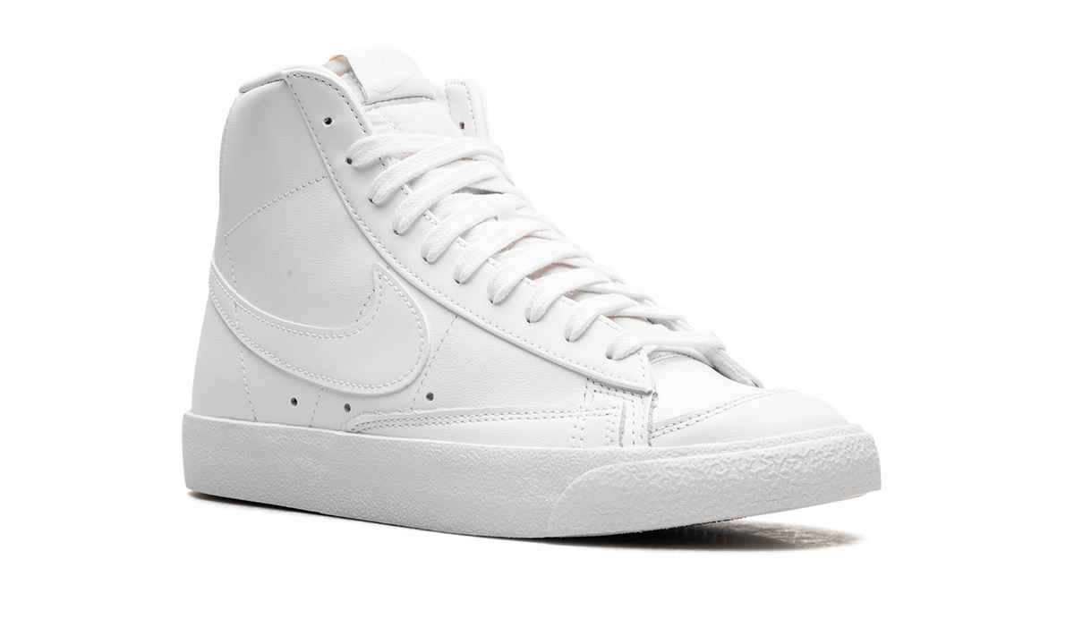 Nike Blazer Mid '77 WMNS "Triple White" CZ1055 117