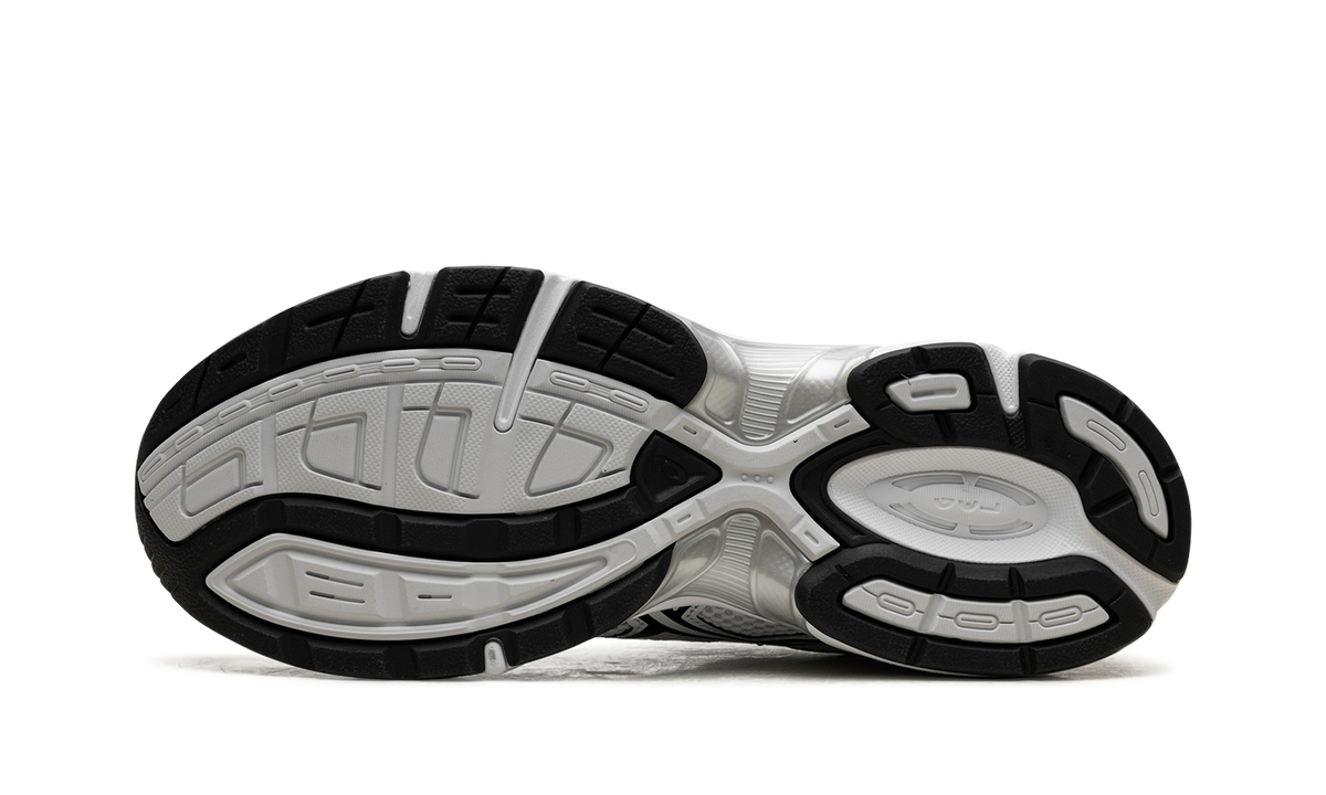 ASICS Gel-1130 "Black / White" 1201B019 100