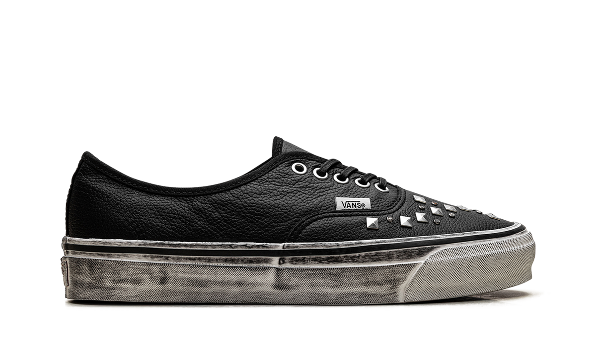 Vans Premium Authentic "Field Pack - Black" VN000D9NBLK