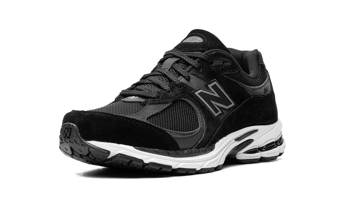 New Balance 2002R "Black / Gunmetal" M2002RBK