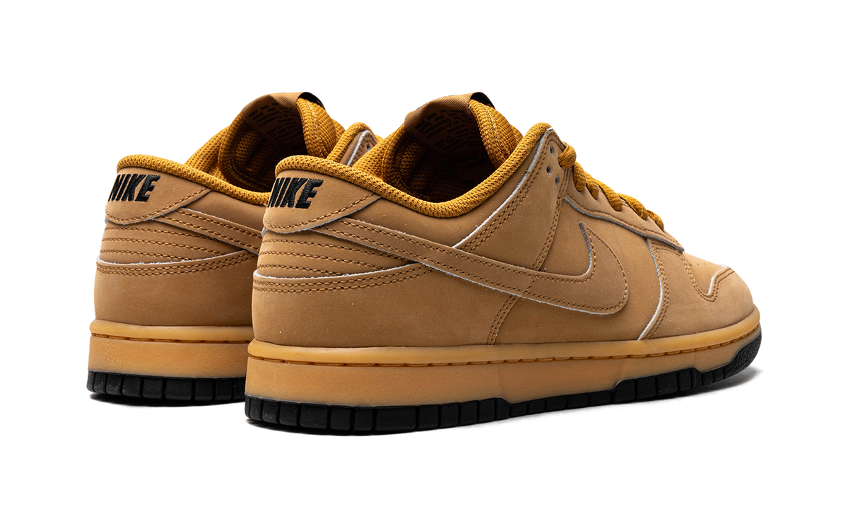 Nike Dunk Low Retro SE "Wheat Gum" HQ1932 700
