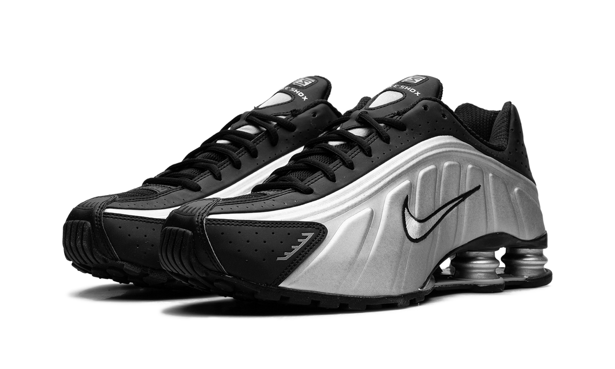 Nike Shox R4 "Metallic Silver / Black" HQ1988 007