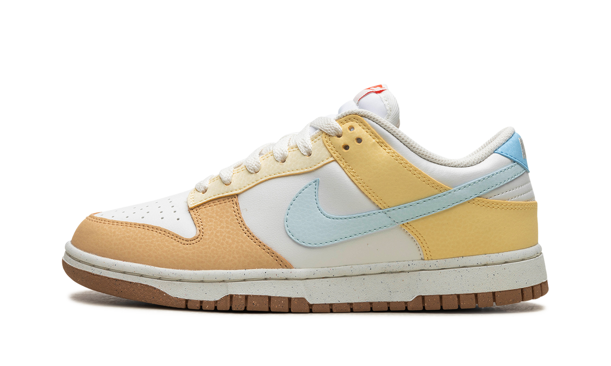 Nike DUNK LOW WMNS "Soft Yellow" FZ4347 100