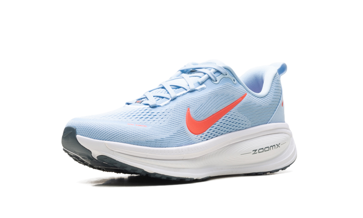 Nike Vomero 18 "Ice Blue / White / Blue Fox / Bright Crimson" IQ9406 411