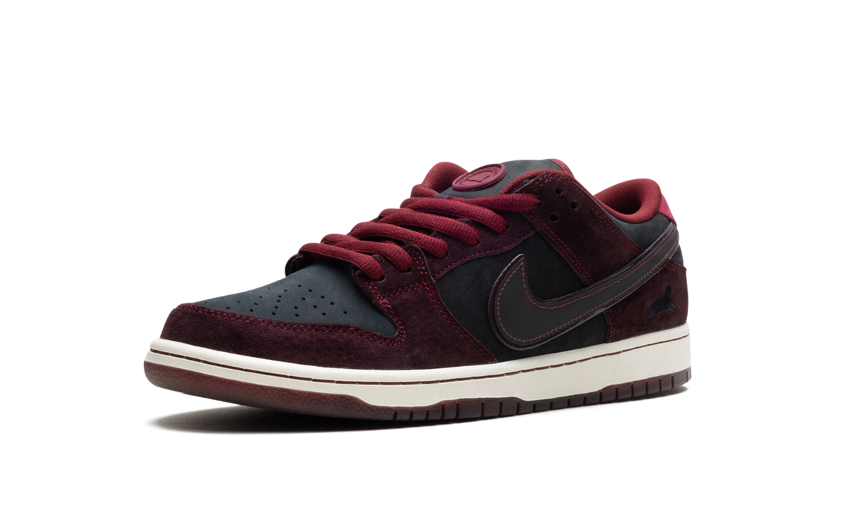 Nike SB Dunk Low "Riot Skateshop" FZ1289 200