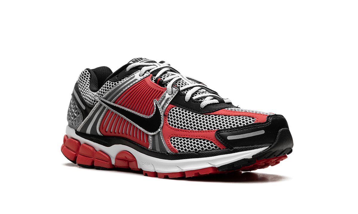 Nike Zoom Vomero 5 "Metallic Silver University Red" HV0926 095
