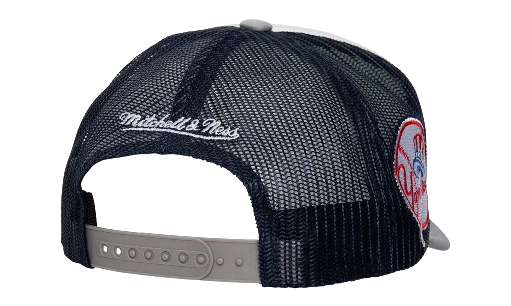 Mitchell & Ness MLB Blocker Trucker Cap "New York Yankees - White" HT8359 NYYWHIT