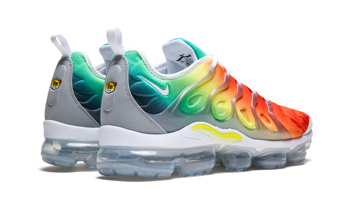 Nike Air Vapormax Plus "Retuned Air" 924453 103