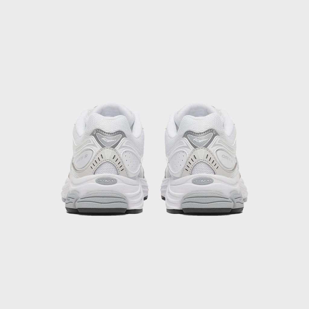 Saucony ProGrid Omni 9 Distract - White / Grey