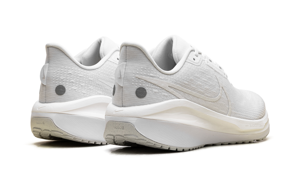 Nike Vomero 17 "Plat Tint" FB1309 101