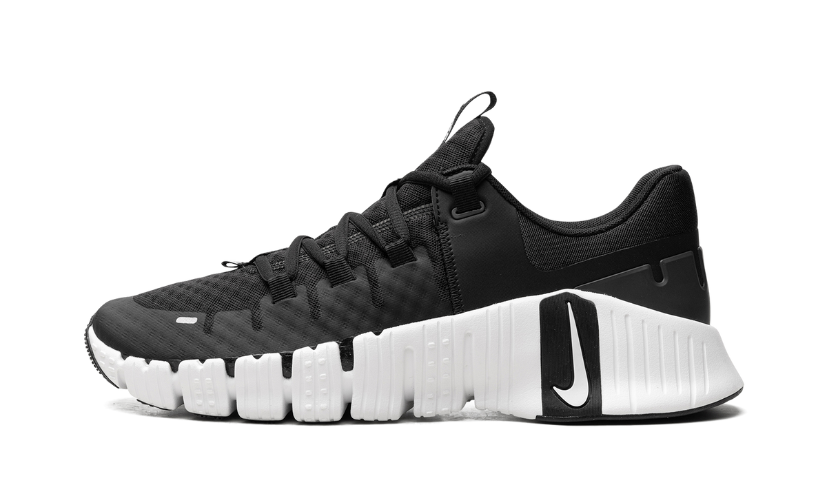 Nike Free Metcon 5 "Black / White" DV3949 001