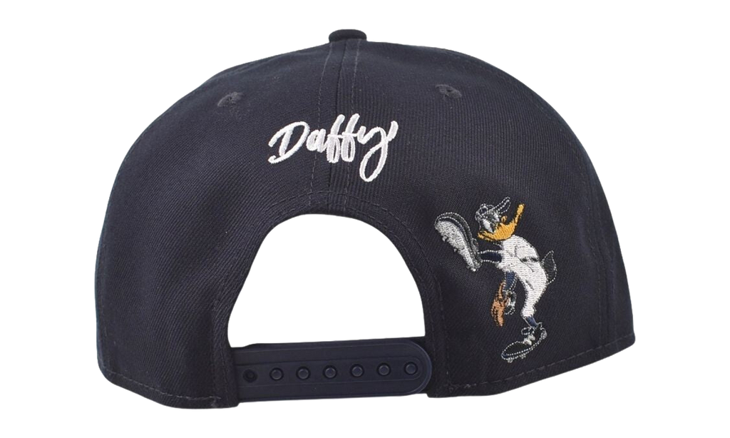 New Era 9FIFTY Looney Tunes New York Yankees Daffy Duck Snapback Hat "Navy" 60858036