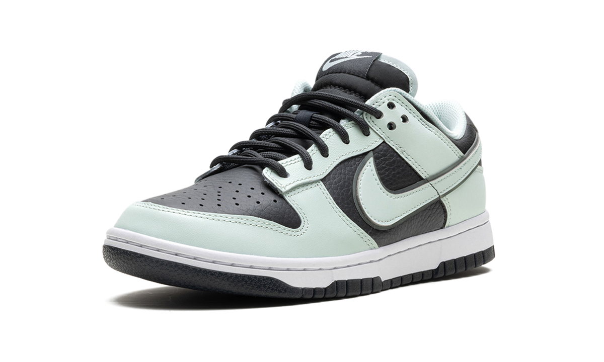 Nike Dunk Low "Dark Smoke Grey / Barely Green" FZ1670 001