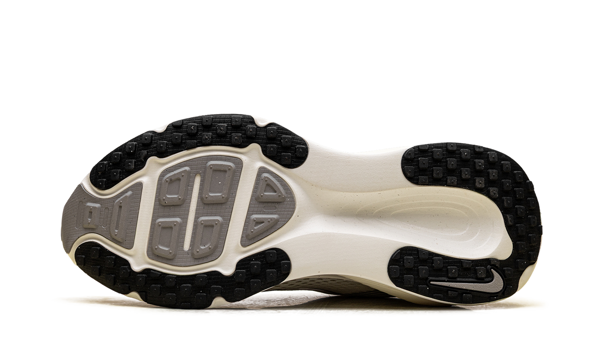 Nike Vomero 18 WMNS "Summit White / Coconut Milk" HM6804 101