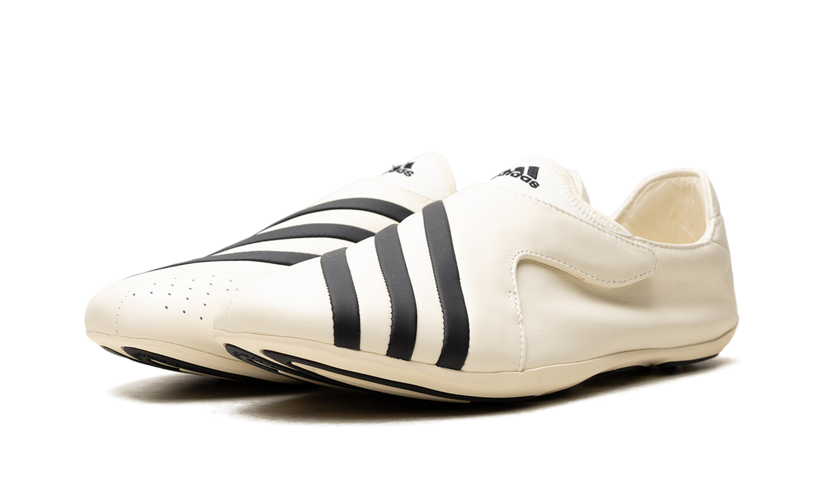 Adidas Vario Flat Earther "Pharrell - Core White" KI7668