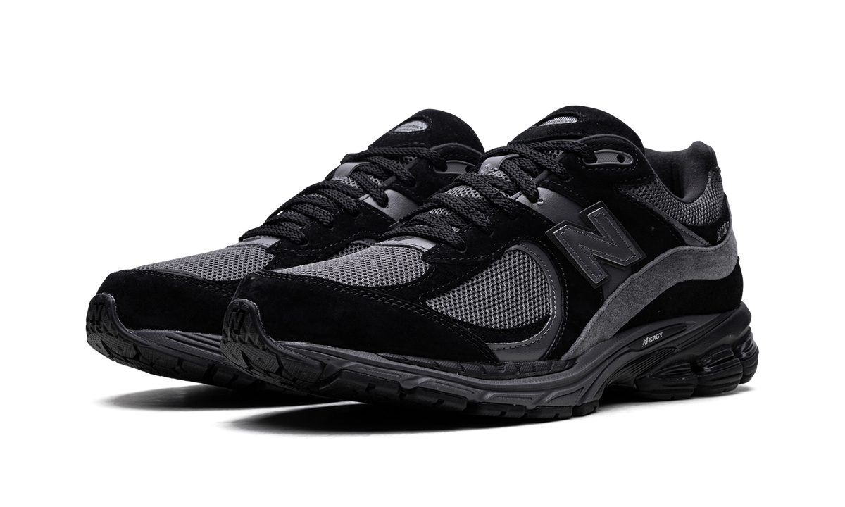 New Balance 2002R "Black Magnet" M2002RBL