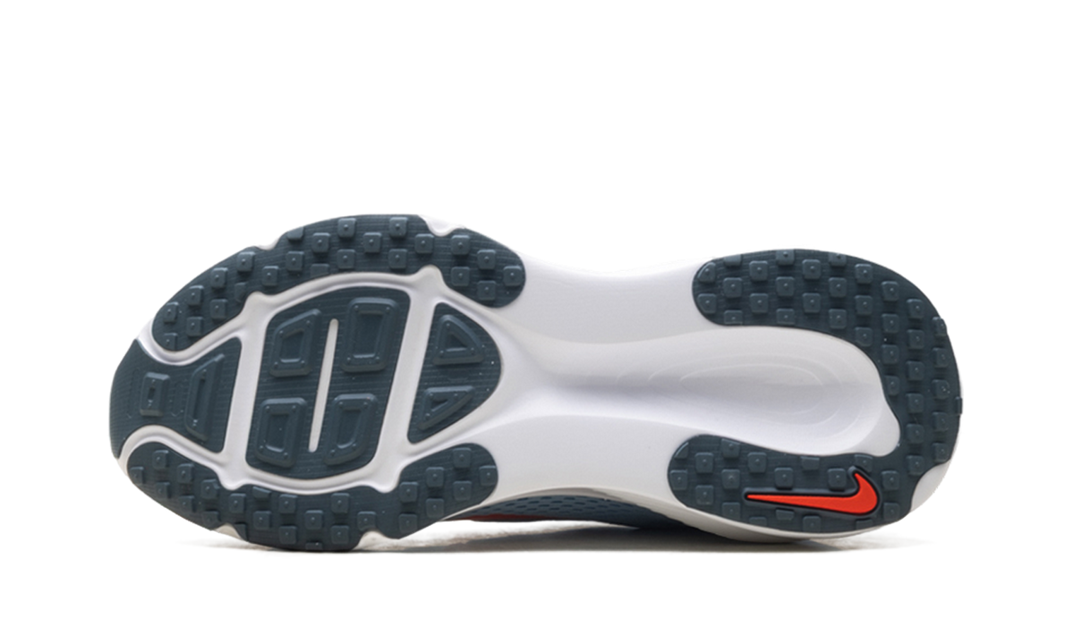 Nike Vomero 18 "Ice Blue / White / Blue Fox / Bright Crimson" IQ9406 411