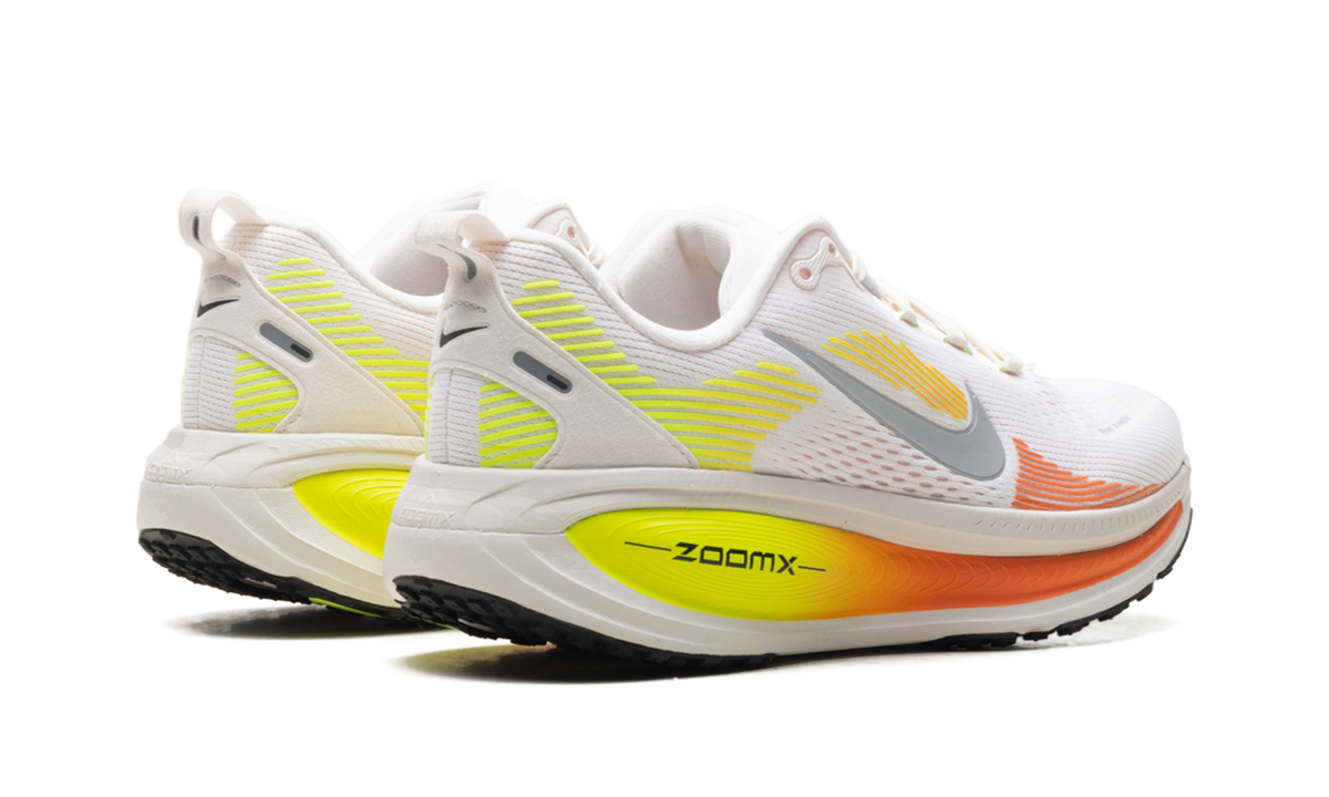 Nike Vomero 18 WMNS "Phantom Light Wild Mango Volt" HM6804 002