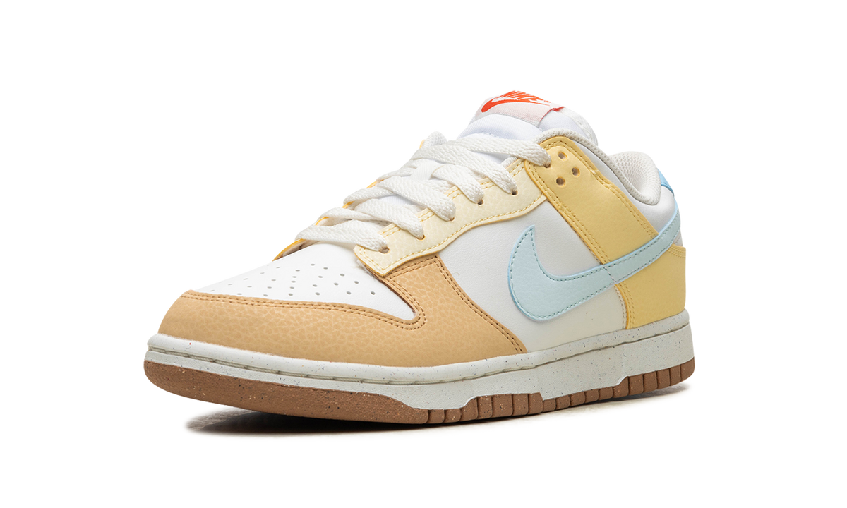 Nike DUNK LOW WMNS "Soft Yellow" FZ4347 100