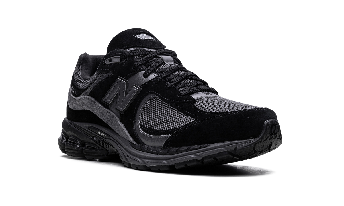 New Balance 2002R "Black Magnet" M2002RBL