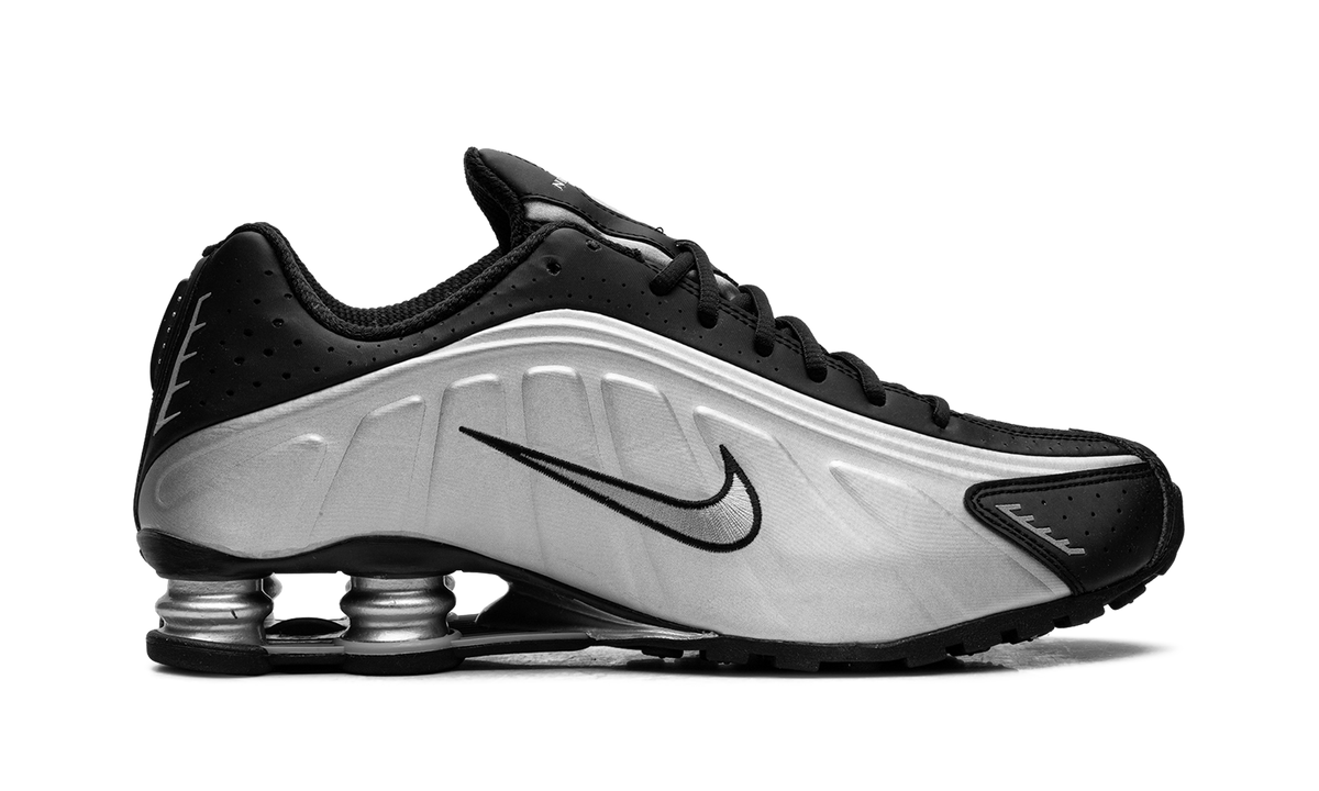 Nike Shox R4 "Metallic Silver / Black" HQ1988 007