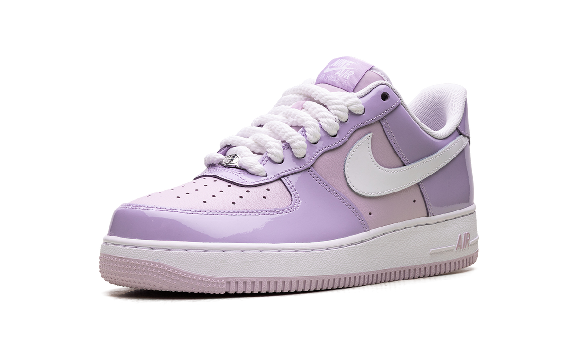 Nike Air Force 1 Low '07 LV8 "Hydrangeas Patent" HV9405 500