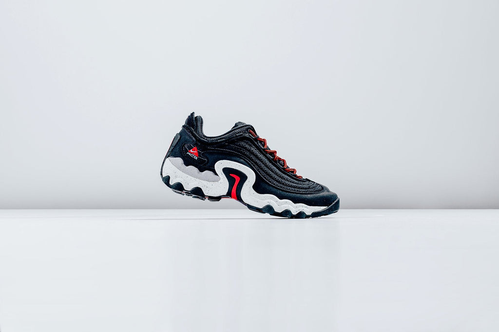 Nike ACG Air Skarn - Black/Habanero Red