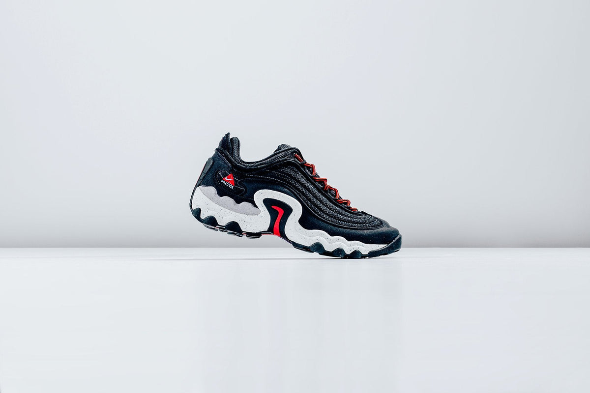 Nike ACG Air Skarn - Black/Habanero Red