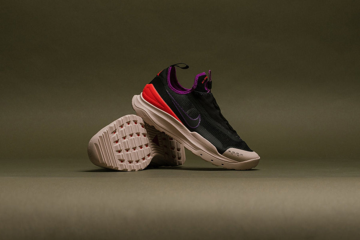Nike ACG Zoom Air AO - Black/Laser Crimson