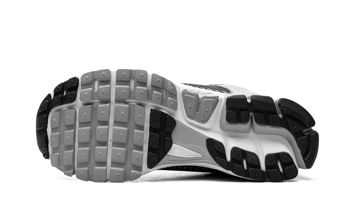 Nike Zoom Vomero 5 "Metallic Silver Black" FJ4151 004