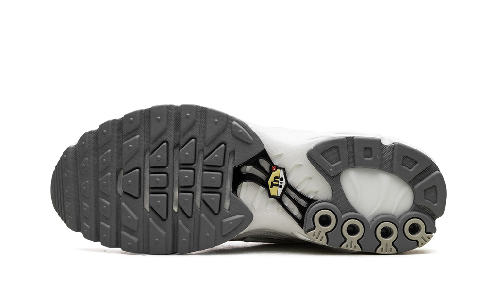 Nike Air Max Plus "Triple White" 604133 139