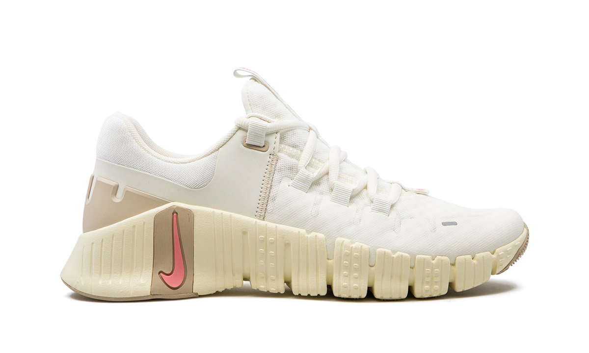 Nike Free Metcon 5 WMNS "Sail Sanddrift" DV3950 100