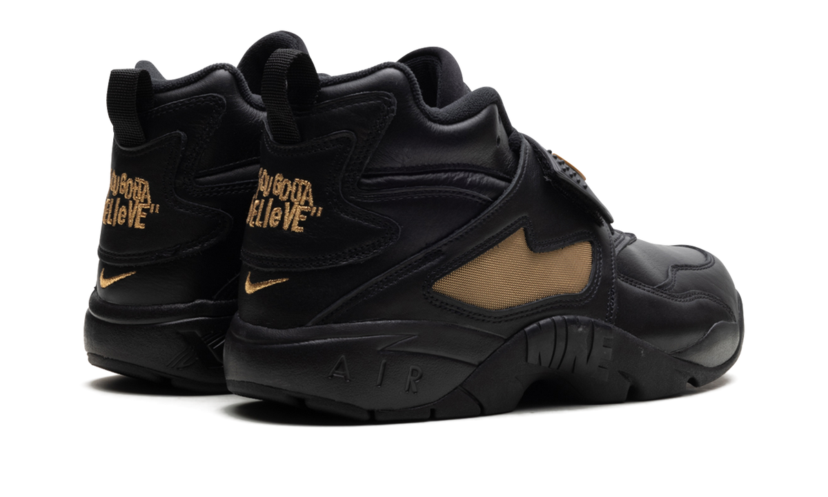 Nike Air Diamond Turf "Signing Day" HV5788 001