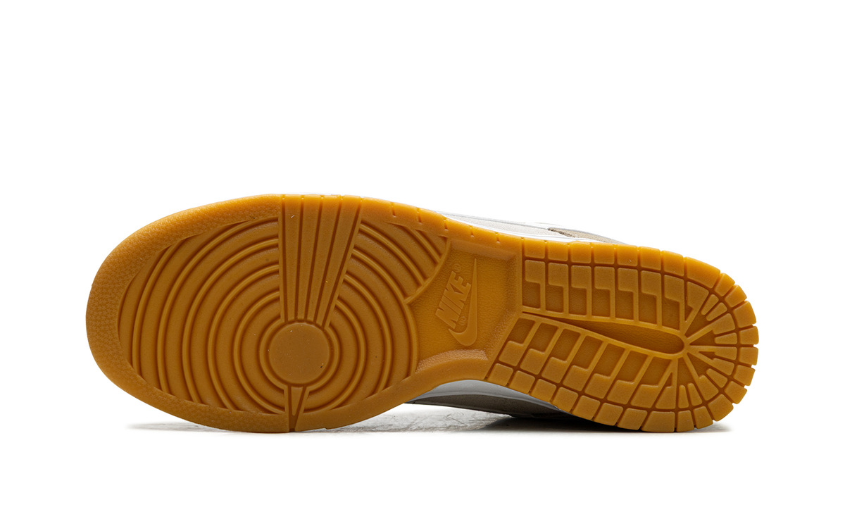 Nike Dunk Low "Light Orwood Brown" HQ1931 100