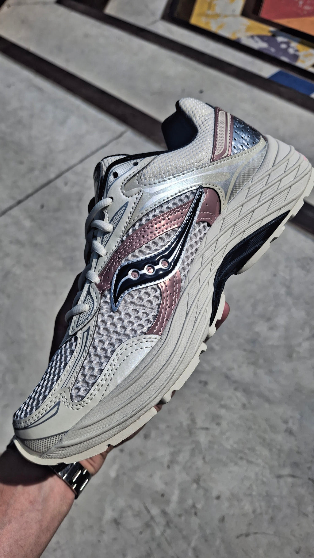 Saucony Progrid Omni 9 'Eggshell Touch'