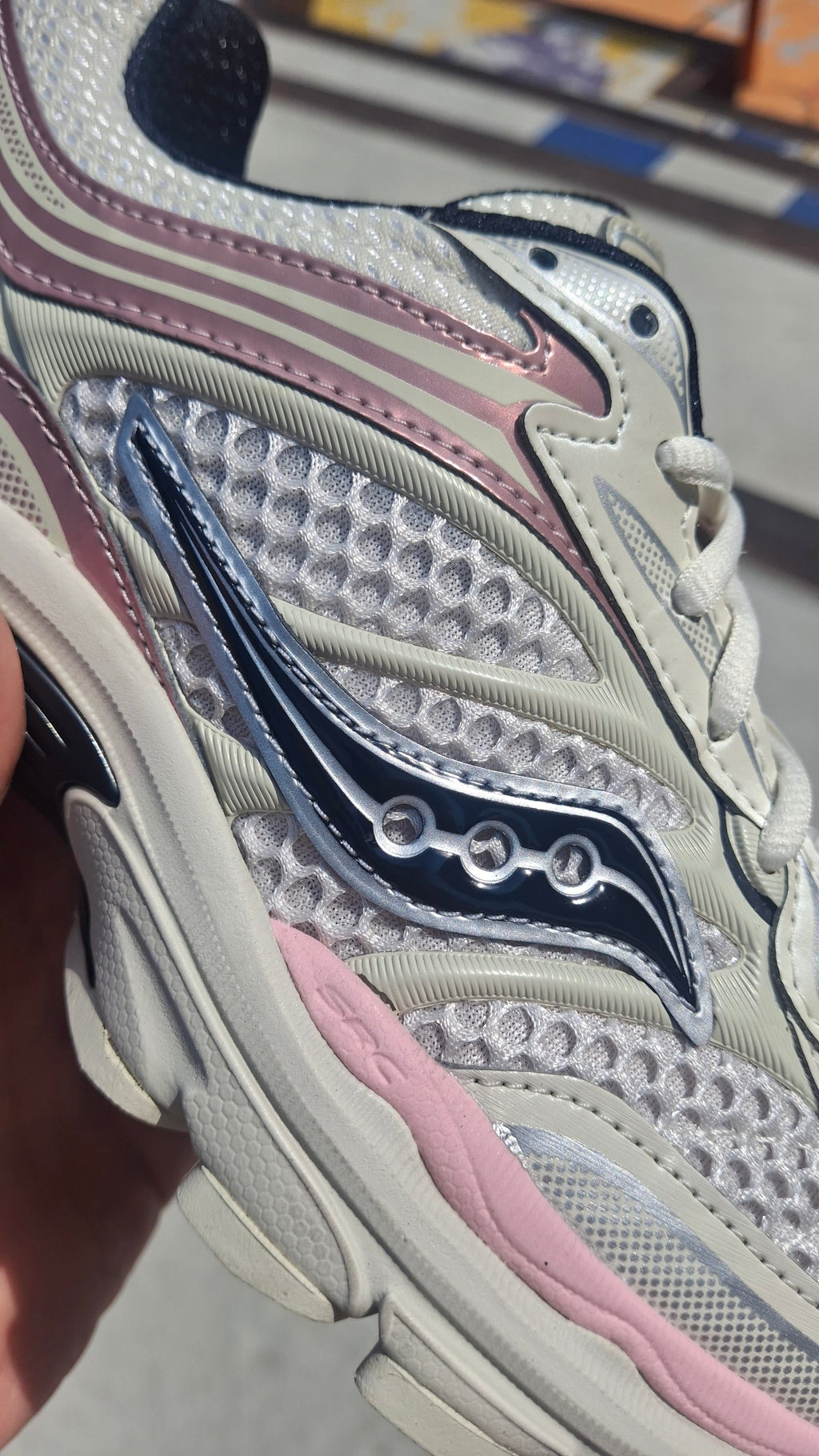 Saucony Progrid Omni 9 'Eggshell Touch'