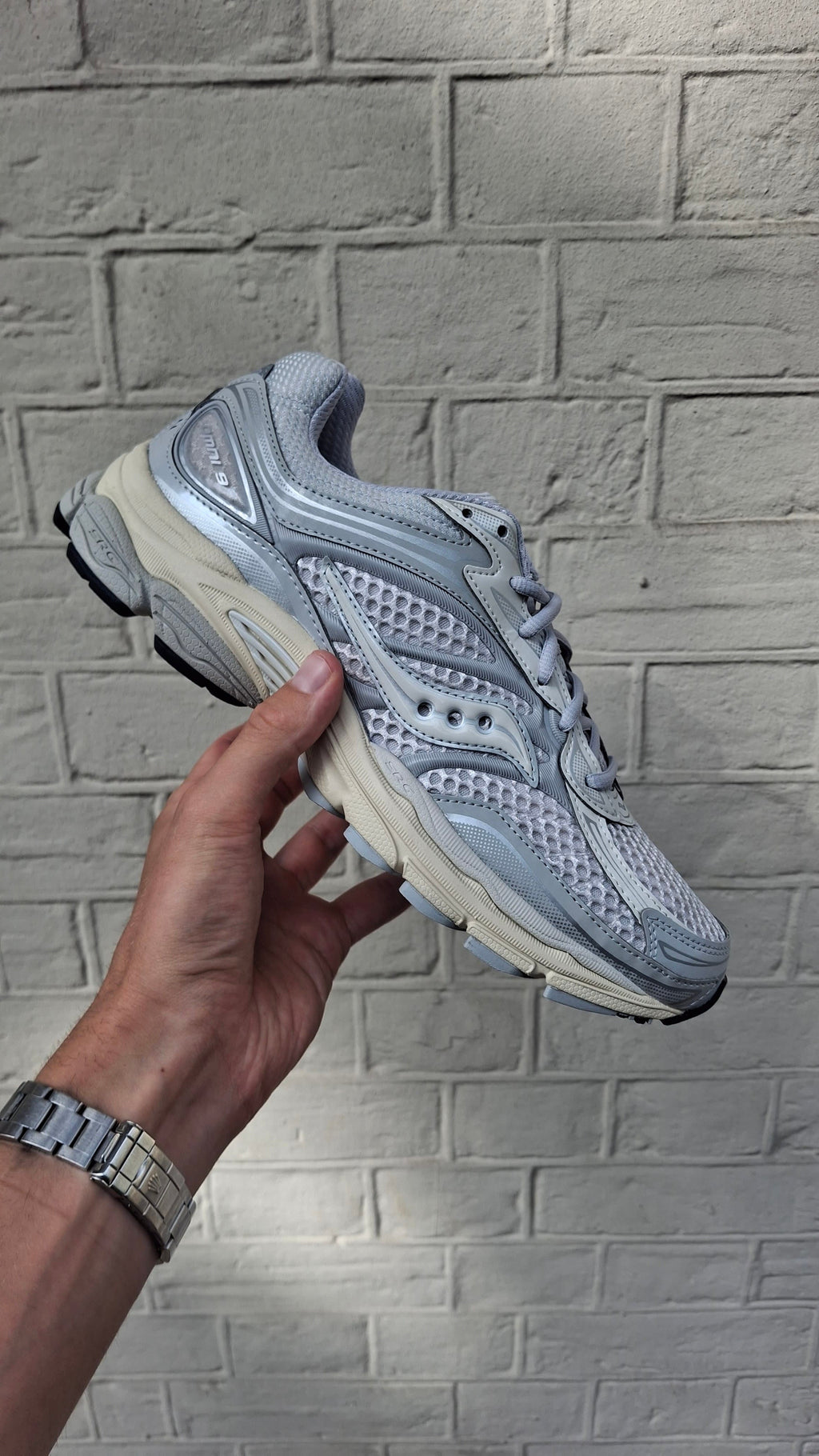 Saucony Progrid Omni 9 OG 'Quartz Eggshell'