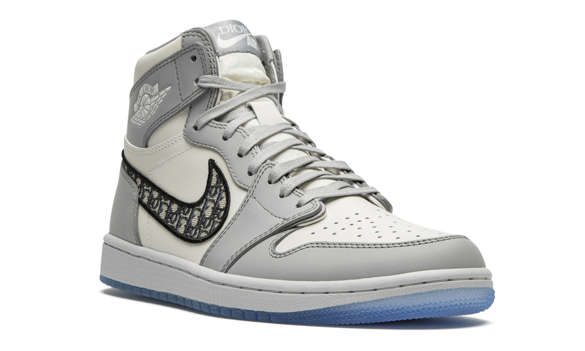 Air Jordan 1 Retro High "Dior" CN8607 002
