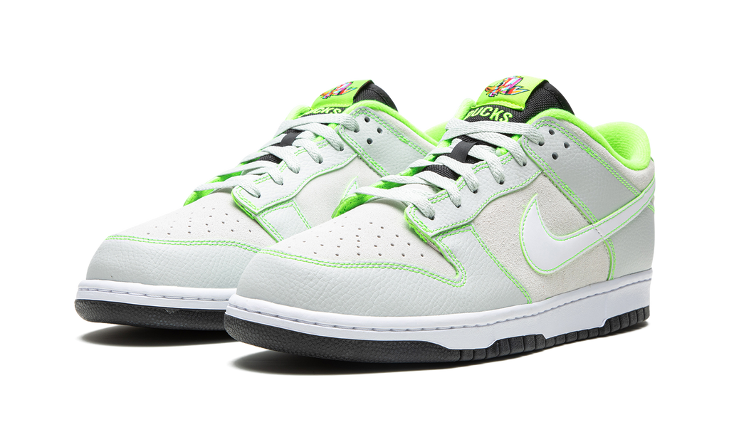Nike Dunk Low UO P "Oregon" FQ7260 001