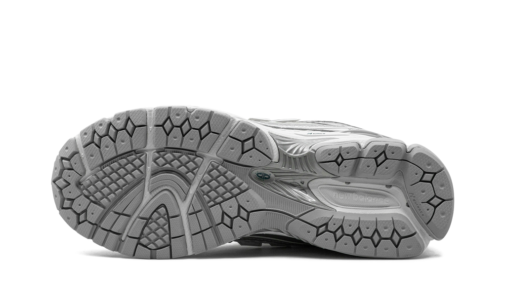 New Balance 1906R "SILVER METALLIC" M1906REE