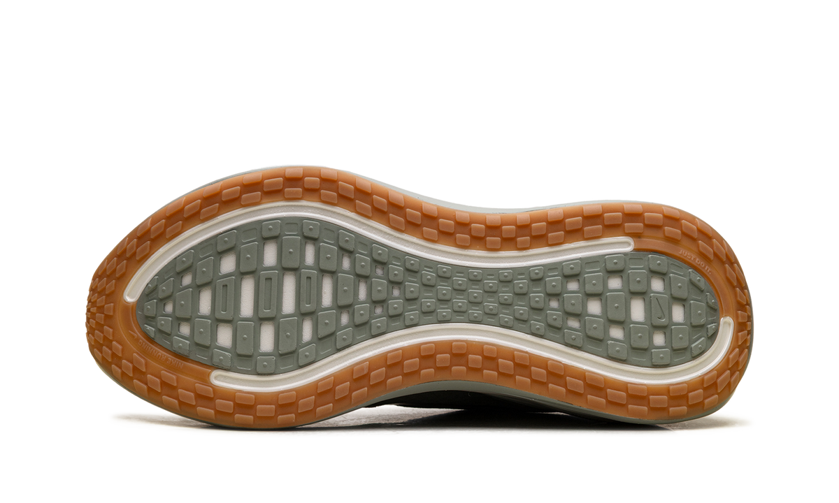 Nike Vomero Plus "Jade Horizon Sail Black Spruce" HV8150 301