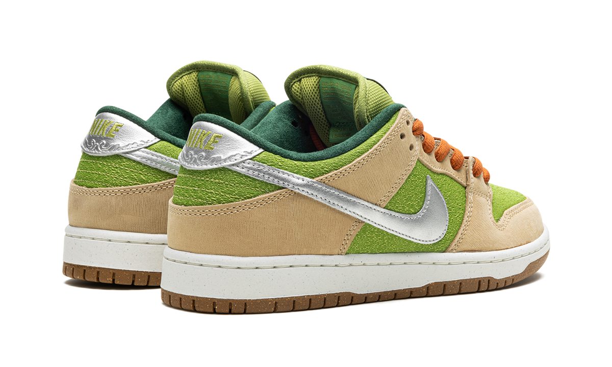 Nike SB Dunk Low "Escargot" FQ7585 200