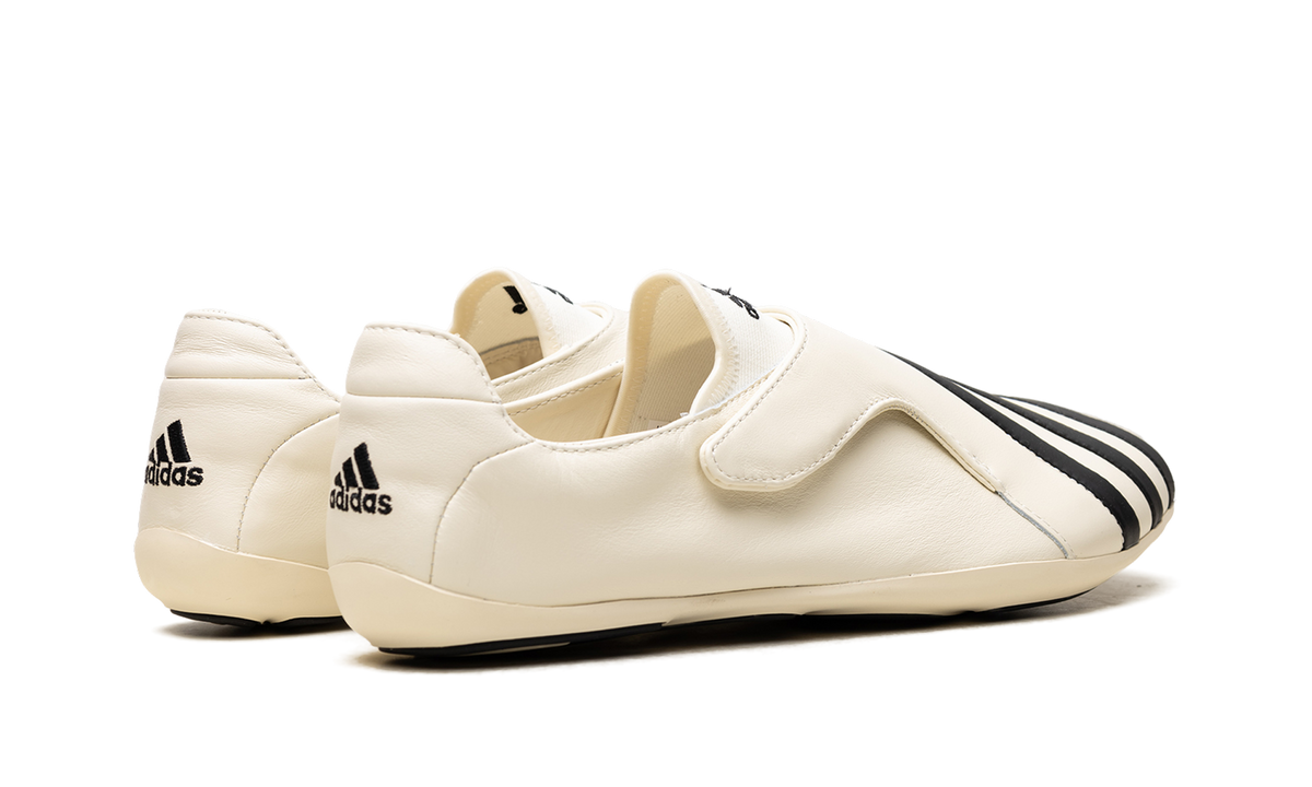 Adidas Vario Flat Earther "Pharrell - Core White" KI7668