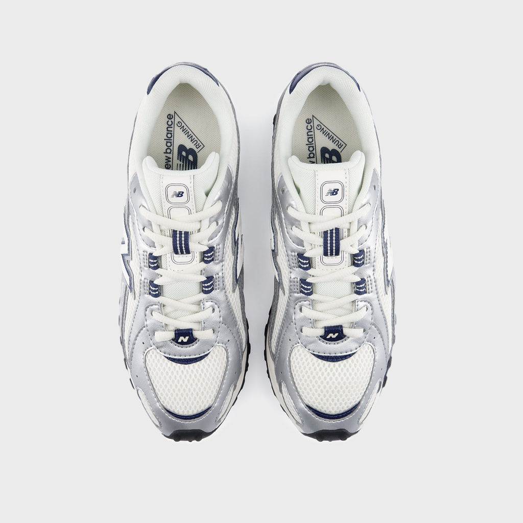 New Balance 204L - Sea Salt / Silver Metallic / NB Navy