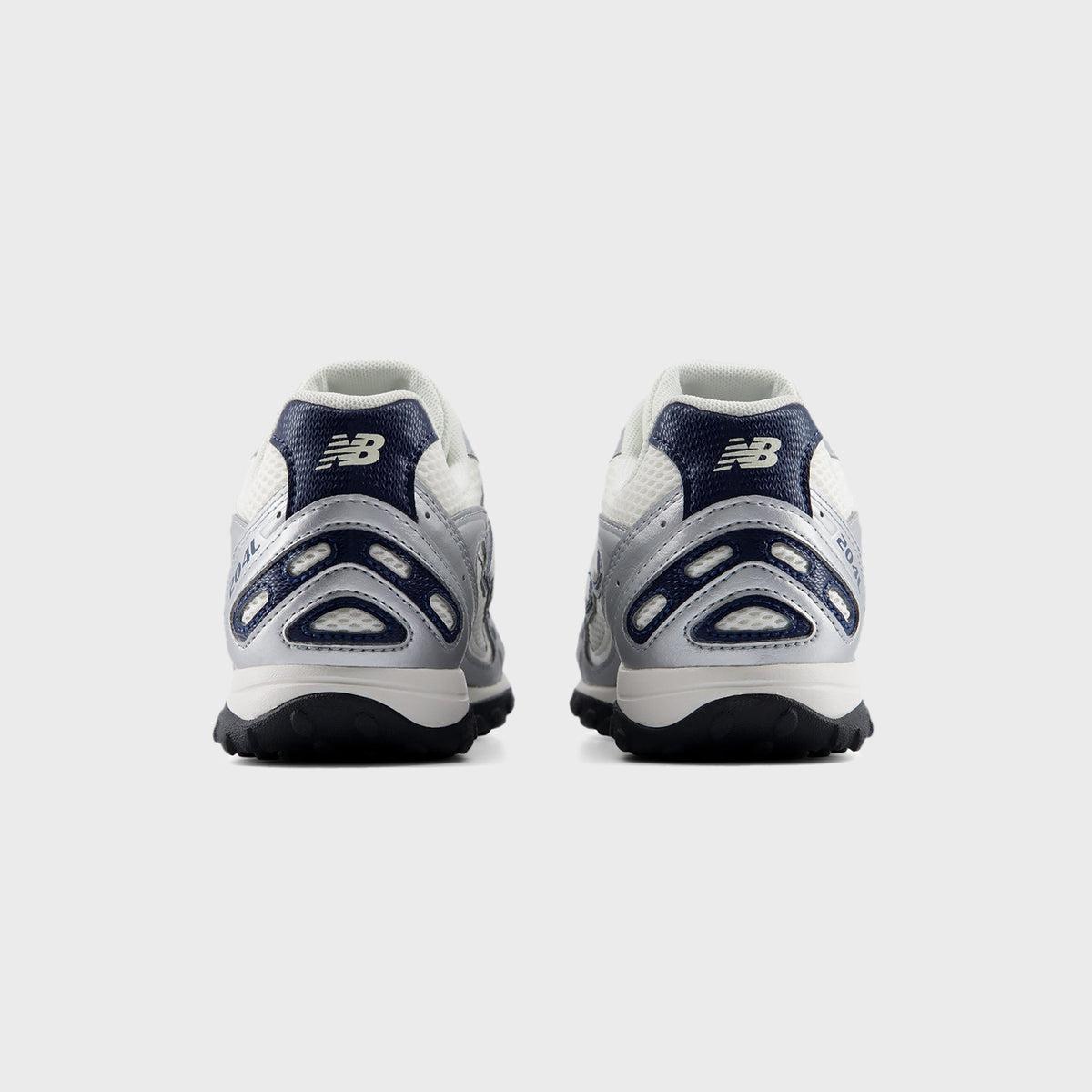 New Balance 204L - Sea Salt / Silver Metallic / NB Navy